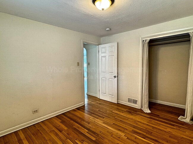 Building Photo - 646 S Canosa Ct