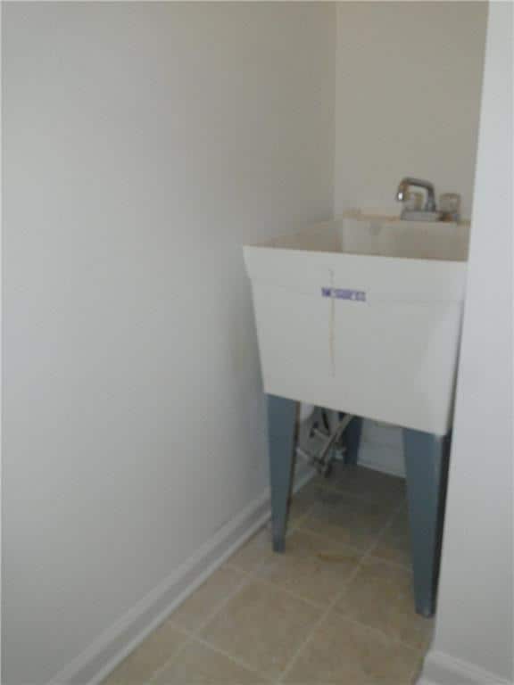 Building Photo - 1749 Highlands View Dr