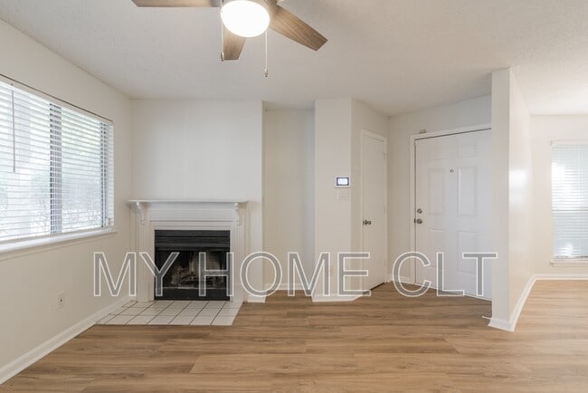 Building Photo - 2539 Stockbridge Dr