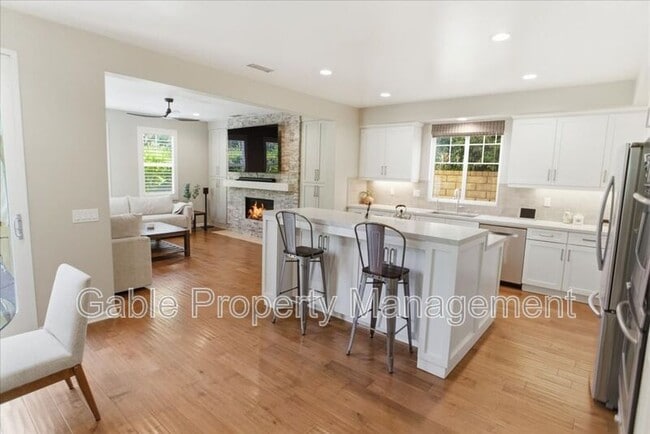 Building Photo - 26882 Greenleaf Ct