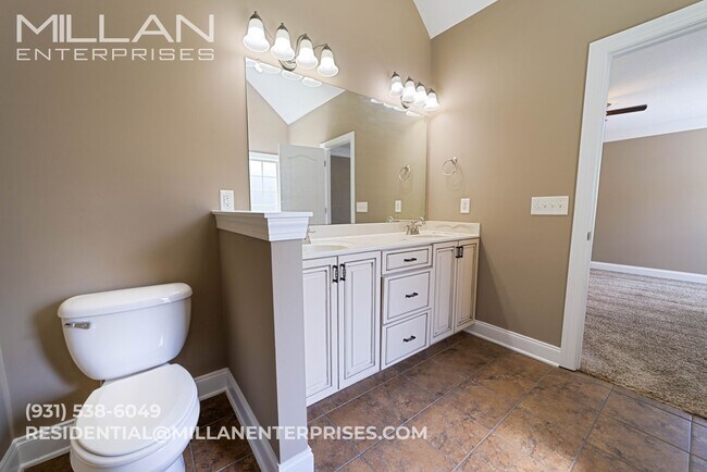 Building Photo - Experience the Best of Country Living with...