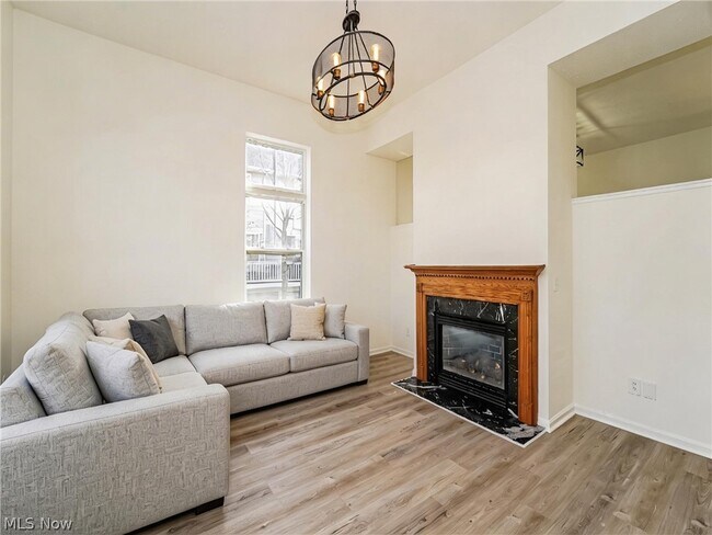 Building Photo - 821 Nela View Rd