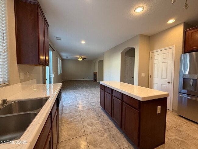 Building Photo - 435 Stradella Ct