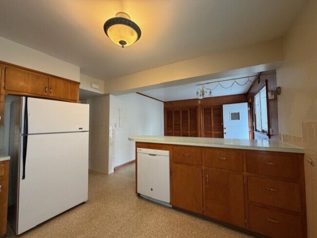 Building Photo - 22 - 22 1/2  Willis Ave