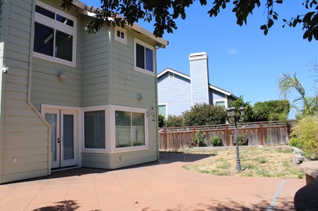 Building Photo - 151 Grenadine Way