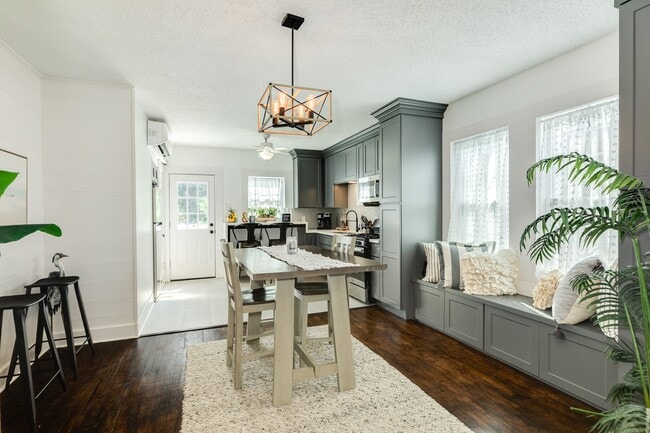 Building Photo - 4417 Avenue R