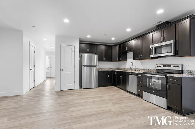 Building Photo - FREE RENT UNTIL FEB. 2026!