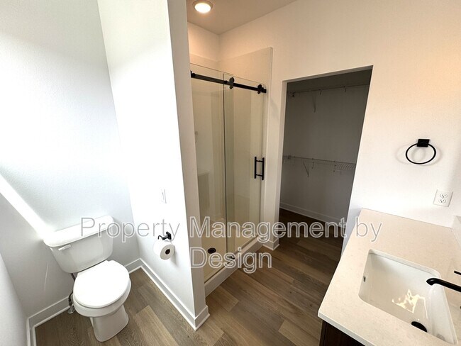 Building Photo - 1371 Keosauqua Way