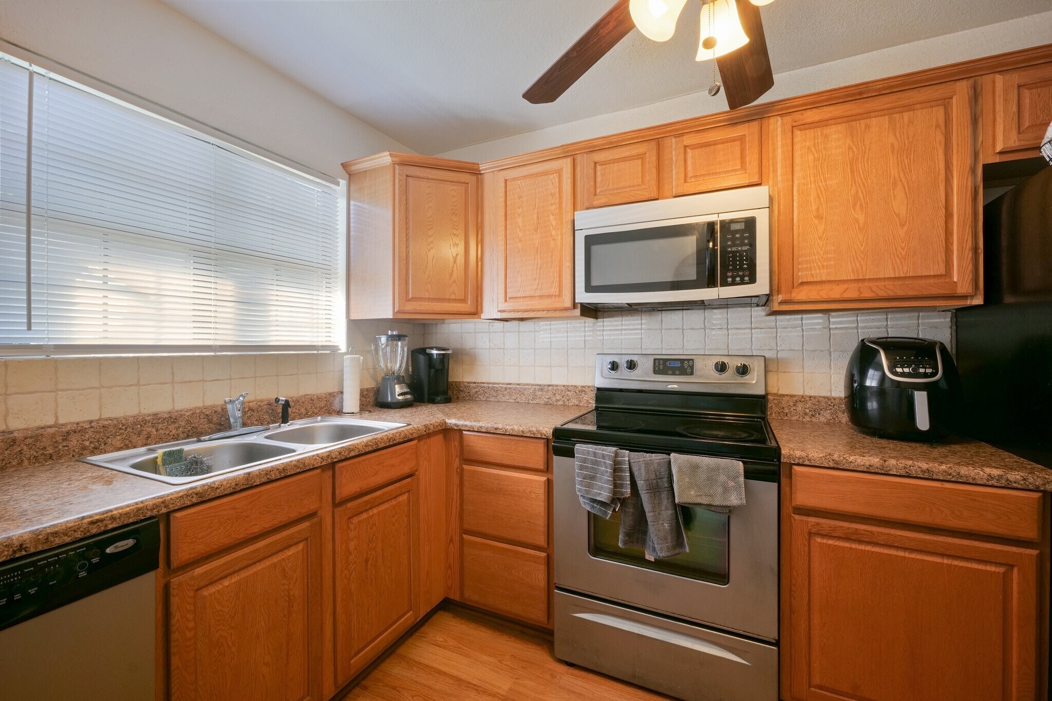 Building Photo - 2507 Hidden Cove Ct