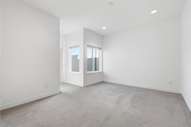 Building Photo - 2111 Bennett Ave