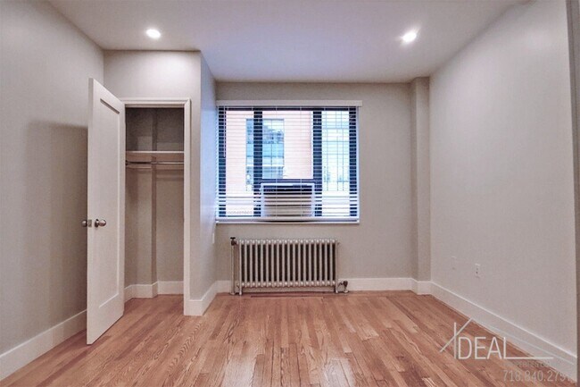 Building Photo - 18 Waverly Pl