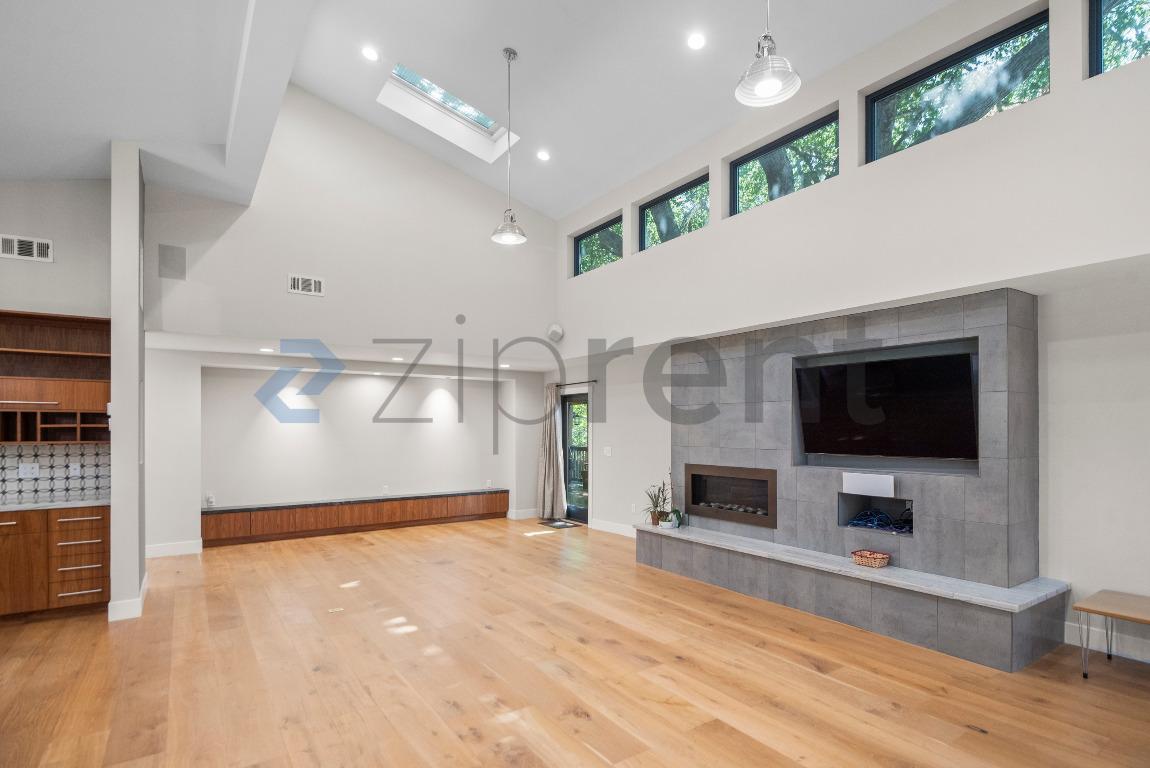 Building Photo - Unit