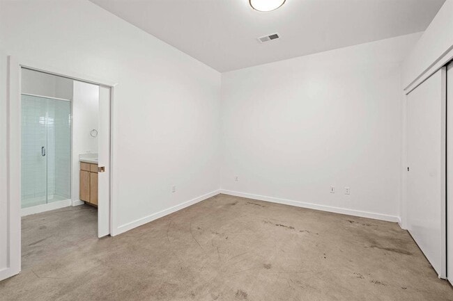 Building Photo - 507 Sabine St
