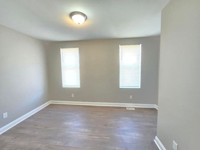 Building Photo - Beautiful 3 Bedroom 1 Bathroom East Baltimore Town Home