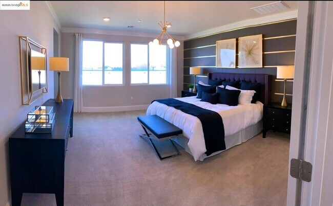Building Photo - 807 Bamboo Dr