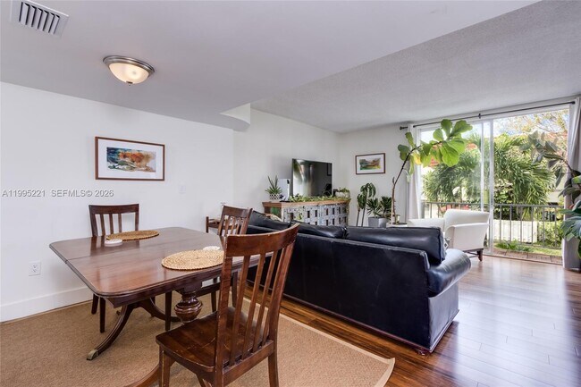 Building Photo - 1651 NE 115th St