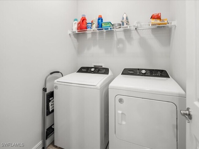 Building Photo - 1157 Enbrook Lp