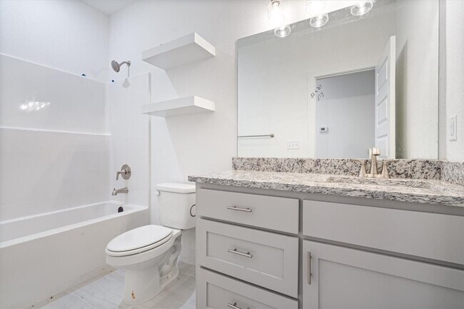 Building Photo - 7004 SW Basswood Ave