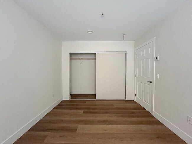 Interior Photo - 610 N Soto St