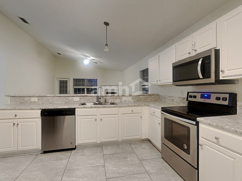 Building Photo - 2326 Creekfront Dr