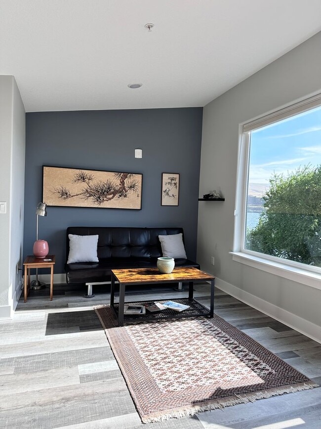 Building Photo - ***MOVE-IN SPECIAL***  Fully Furnished 2 B...