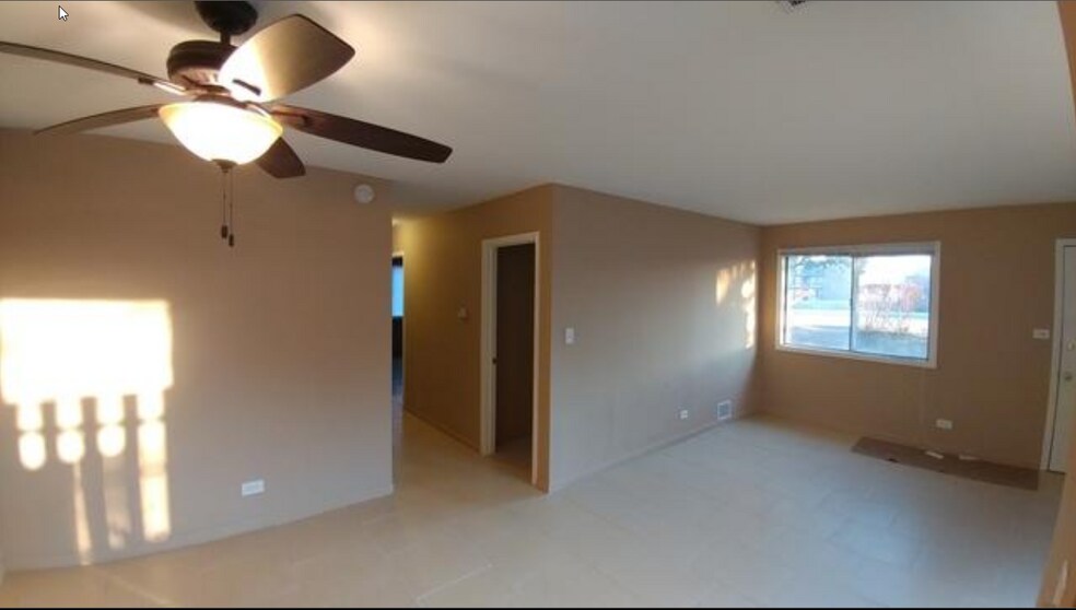 Building Photo - 1733 Queensbury Cir