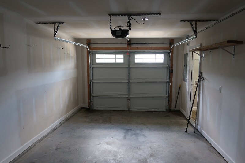 Building Photo - 210 Orch Pk Ln