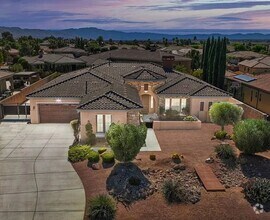 Building Photo - STUNNING STONEBROOK ESTATES HOME