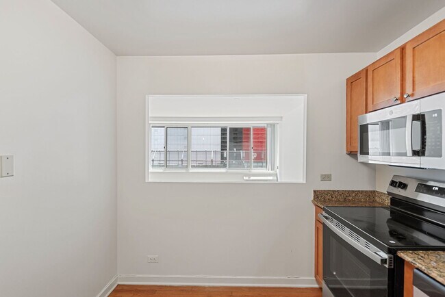 Building Photo - 211 E Ohio St