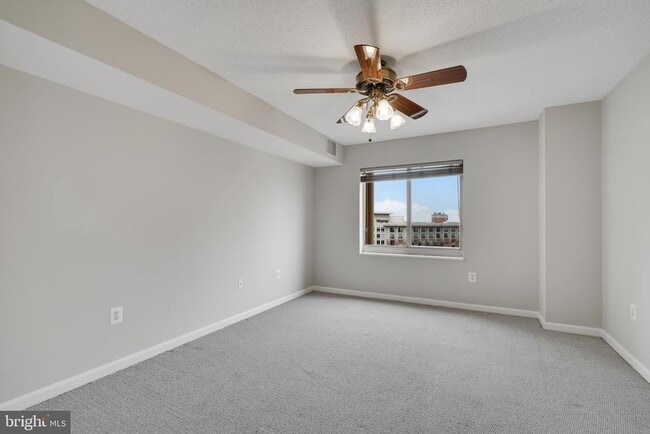 Building Photo - 2181 Jamieson Ave