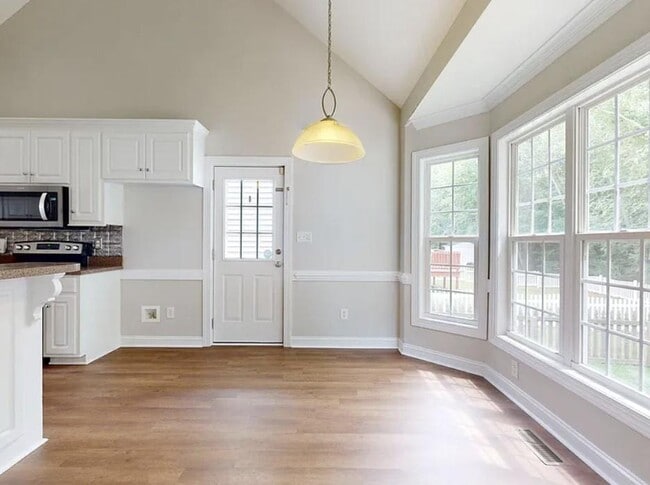 Building Photo - 1013 Sebring Dr