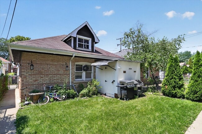 Building Photo - 1822 Gunderson Ave