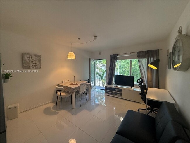 Primary Photo - 801 15th St