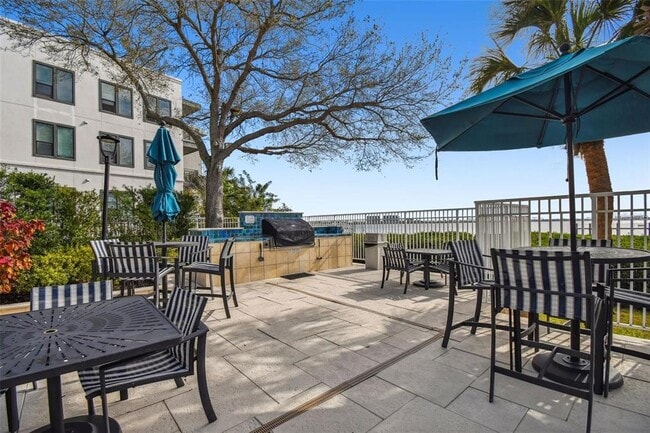 Building Photo - 4304 Bay Club Cir