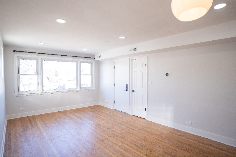 Building Photo - 5735 W Addison St