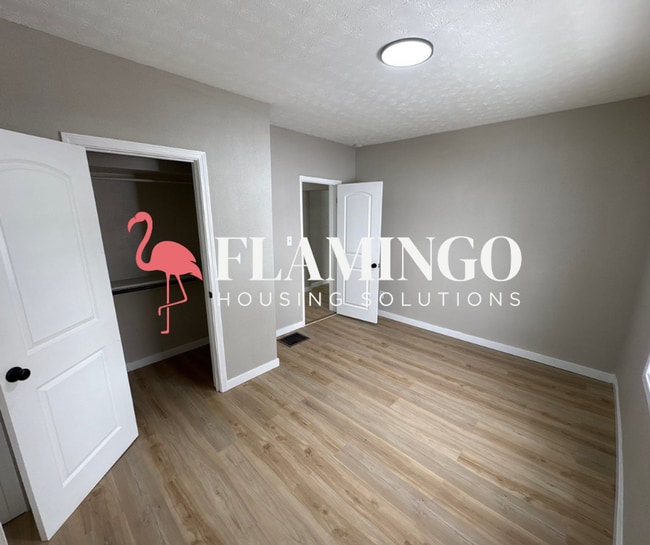 Building Photo - 221 Hickory St