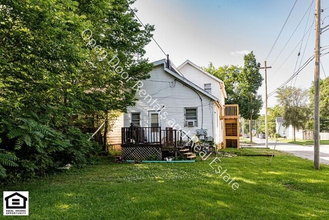 Building Photo - 1240 1/2 Boone St