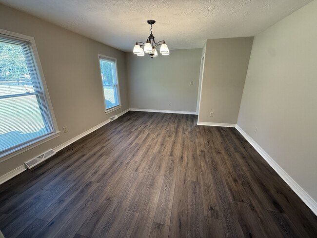 Building Photo - 364 Ridgewood Dr