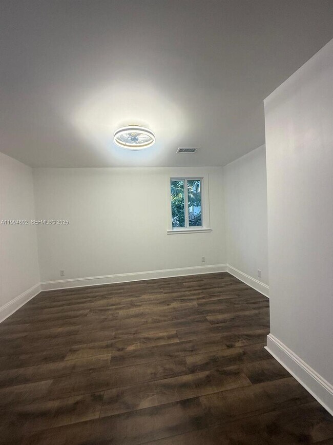 Building Photo - 1235 Coral Wy