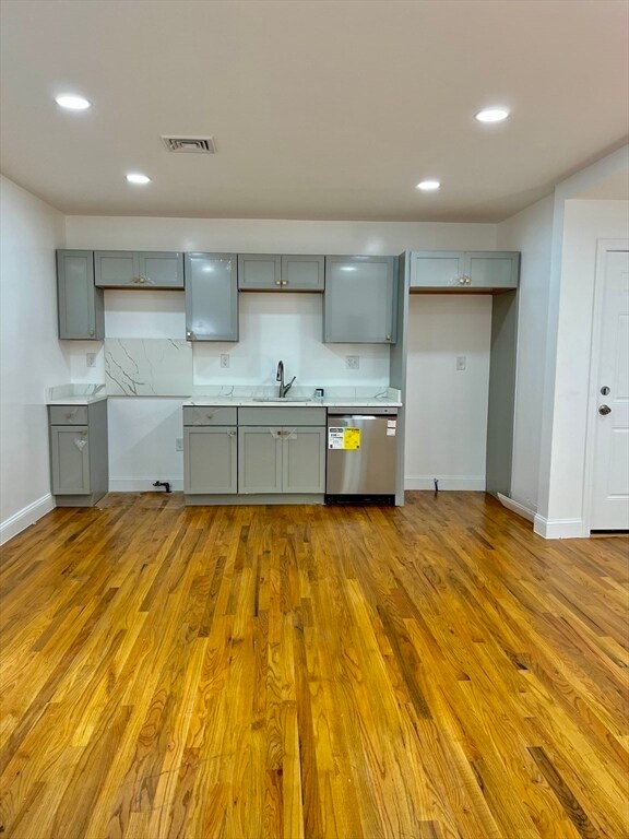 Building Photo - 206 Harvard St