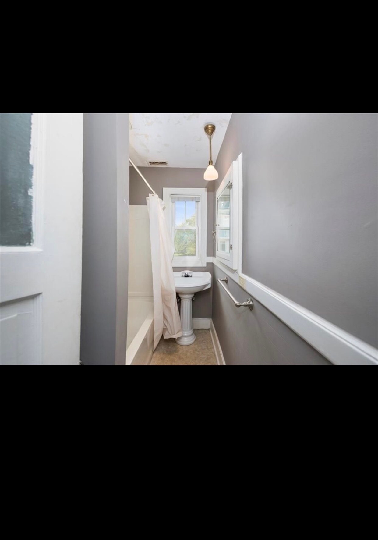 Bathroom 2 - 40 Grove Ave