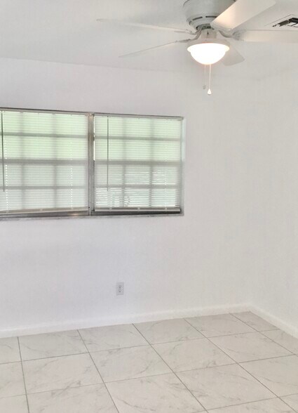 Building Photo - 15623 SE 92nd Ct