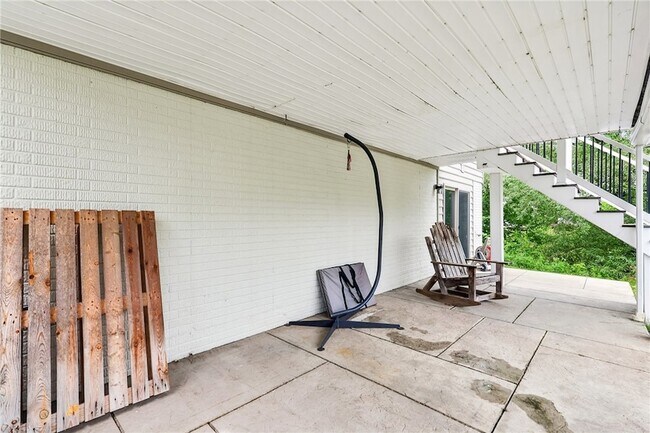 Building Photo - 443 Isabella Ct