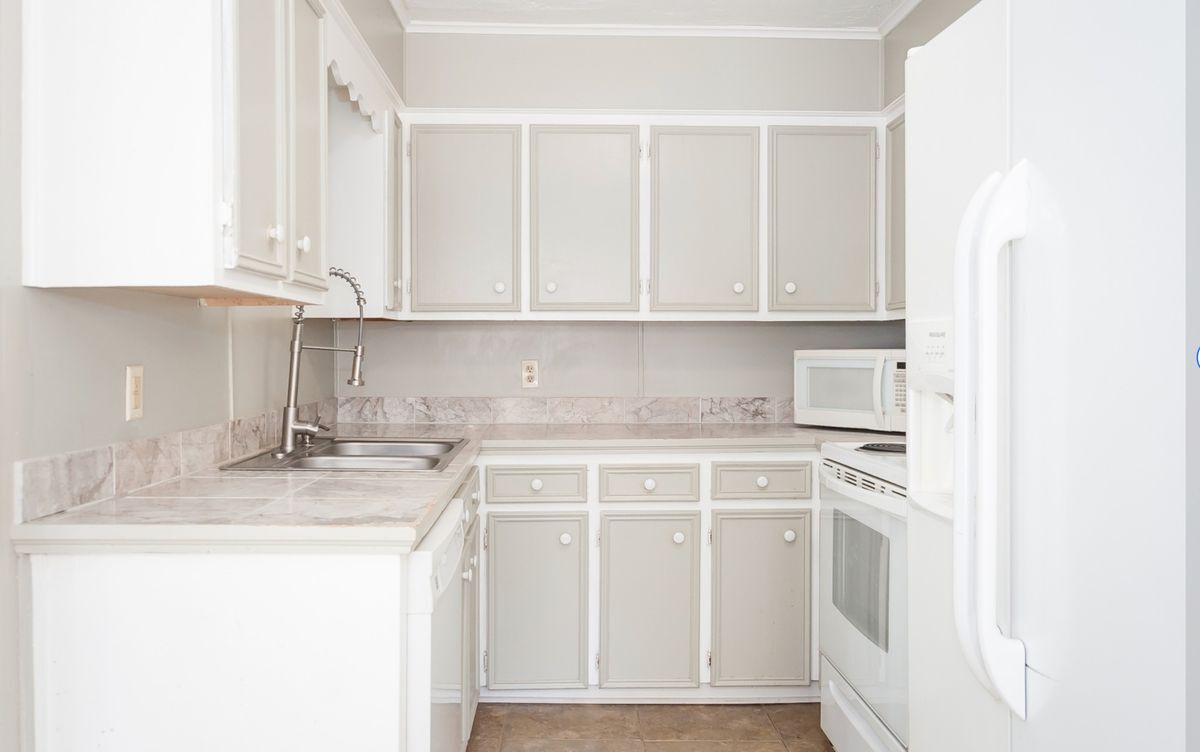 Building Photo - 104 Bingham Ave