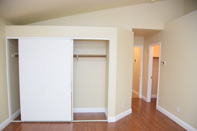 Building Photo - SPRING VALLEY 1 STORY HOME