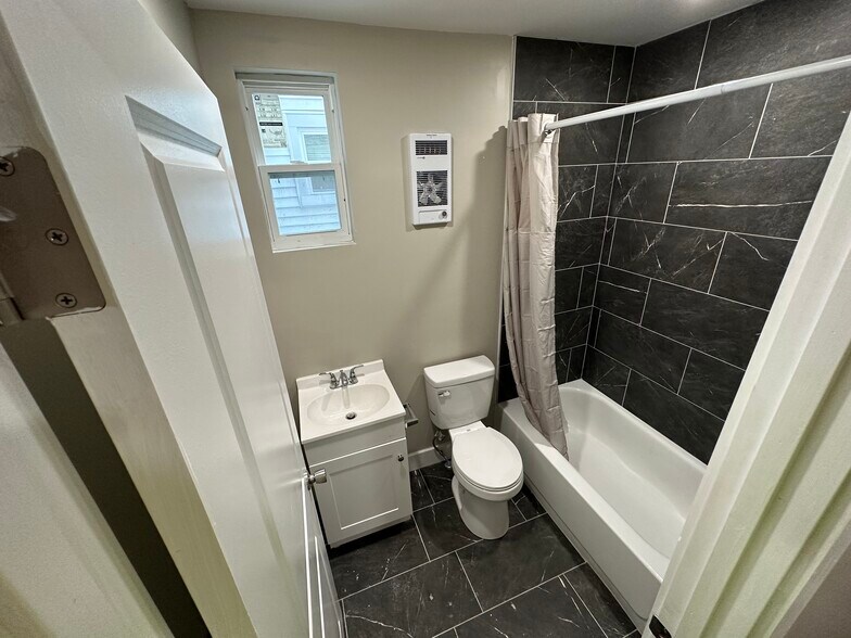 Building Photo - 4703 Penn St