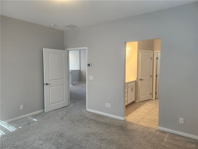 Building Photo - 9897 W Oleta Ave