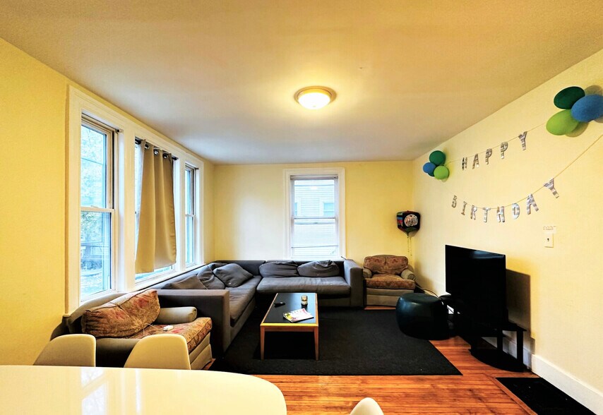 Building Photo - 30 Wadsworth St