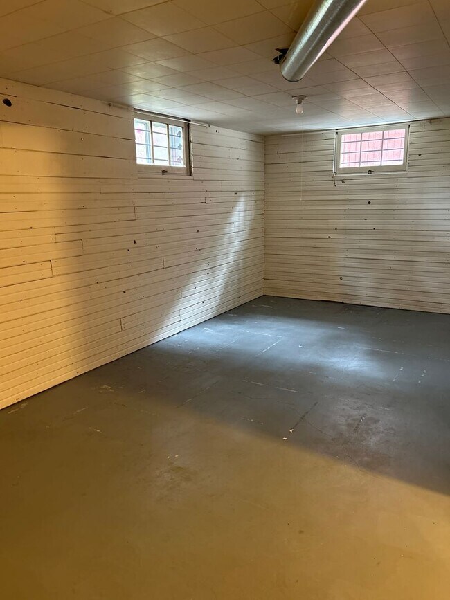 Building Photo - 2 Bedroom 1 Bathroom Home for Rent