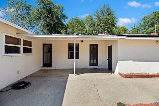 Building Photo - 4570 Emerson St